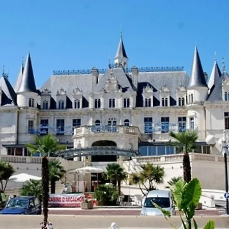 Arcachon: Studio Renove, Terrasse Avec Vue, Acces Plage, Parking Securise - Fr-1-420-11 Apartment