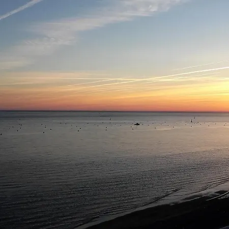 Arcachon: Renove, Terrasse Avec Vue, Acces Plage, Parking Securise - Fr-1-420-11 公寓 *